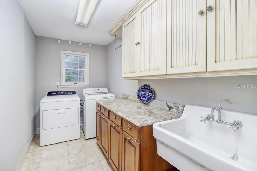 1976 DUNLOE CIRCLE Dunedin, FL 34698