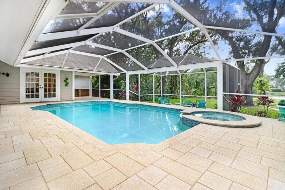 1976 DUNLOE CIRCLE Dunedin, FL 34698