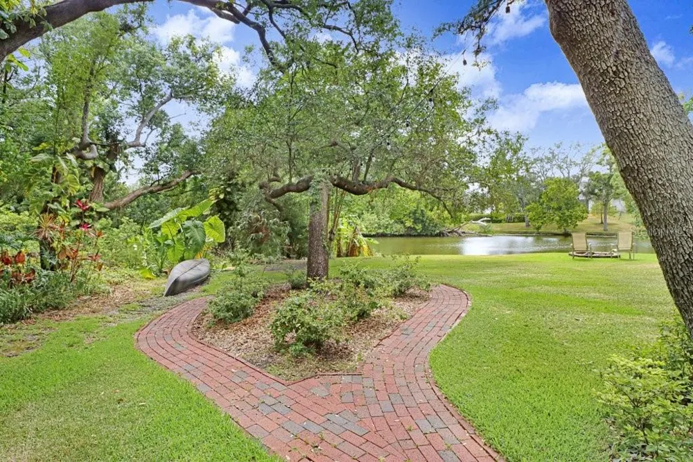 1976 DUNLOE CIRCLE Dunedin, FL 34698