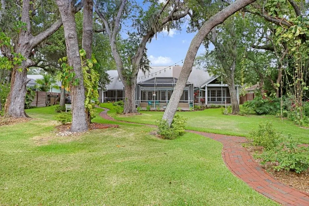 1976 DUNLOE CIRCLE Dunedin, FL 34698