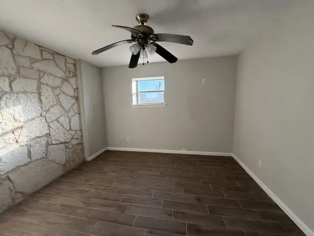 1125 Lakeshore Drive Canyon Lake, TX 78133