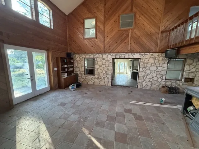1125 Lakeshore Drive Canyon Lake, TX 78133