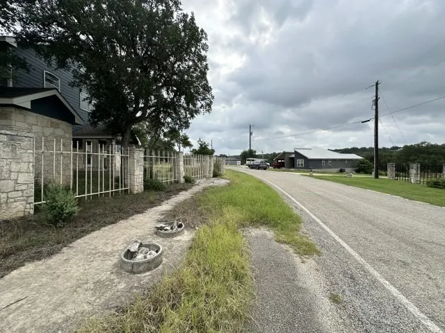 1125 Lakeshore Drive Canyon Lake, TX 78133