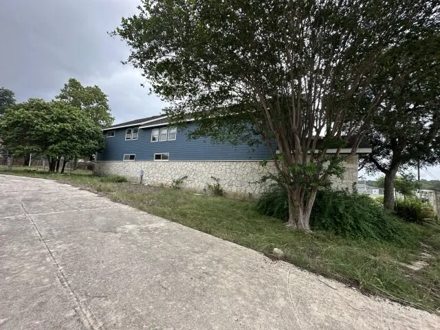 1125 Lakeshore Drive Canyon Lake, TX 78133