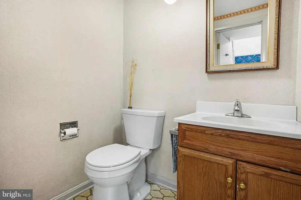 555 STUDEBAKER LANE New Oxford, PA 17350