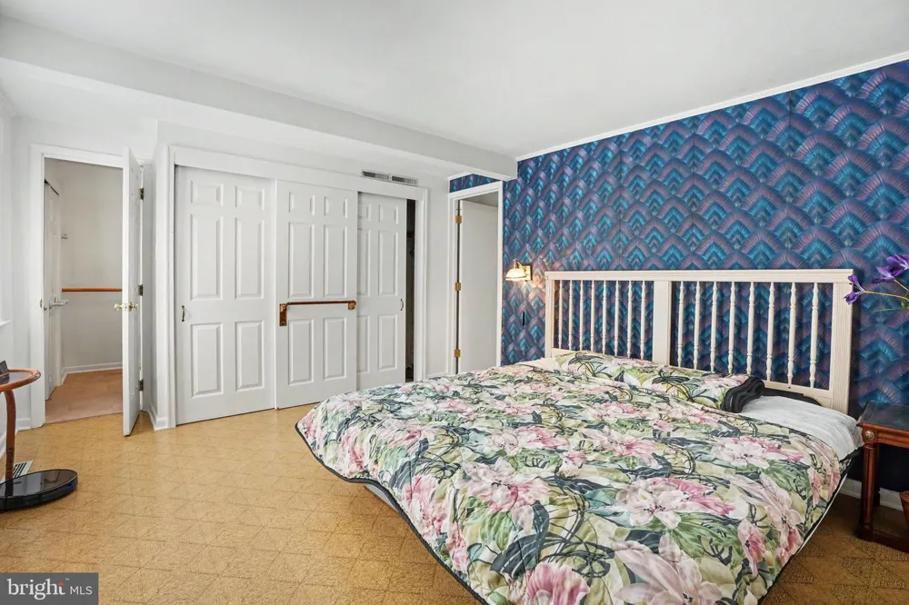 555 STUDEBAKER LANE New Oxford, PA 17350