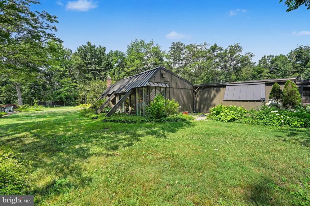 555 STUDEBAKER LANE New Oxford, PA 17350