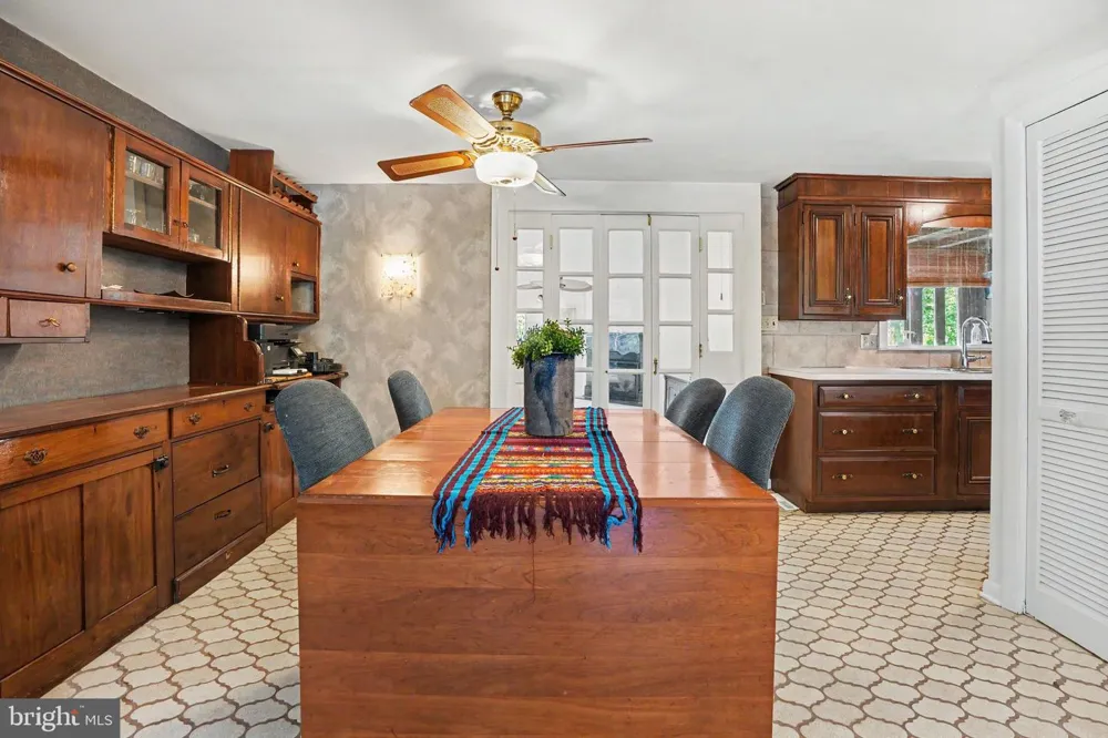 555 STUDEBAKER LANE New Oxford, PA 17350