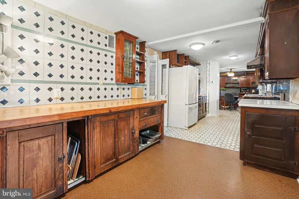 555 STUDEBAKER LANE New Oxford, PA 17350