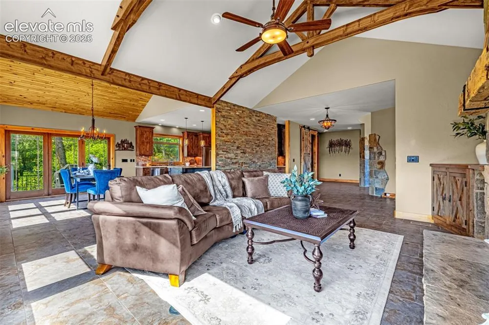 5596 Osage Way Larkspur, CO 80118