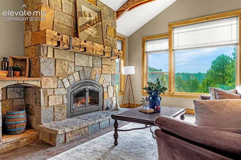 5596 Osage Way Larkspur, CO 80118