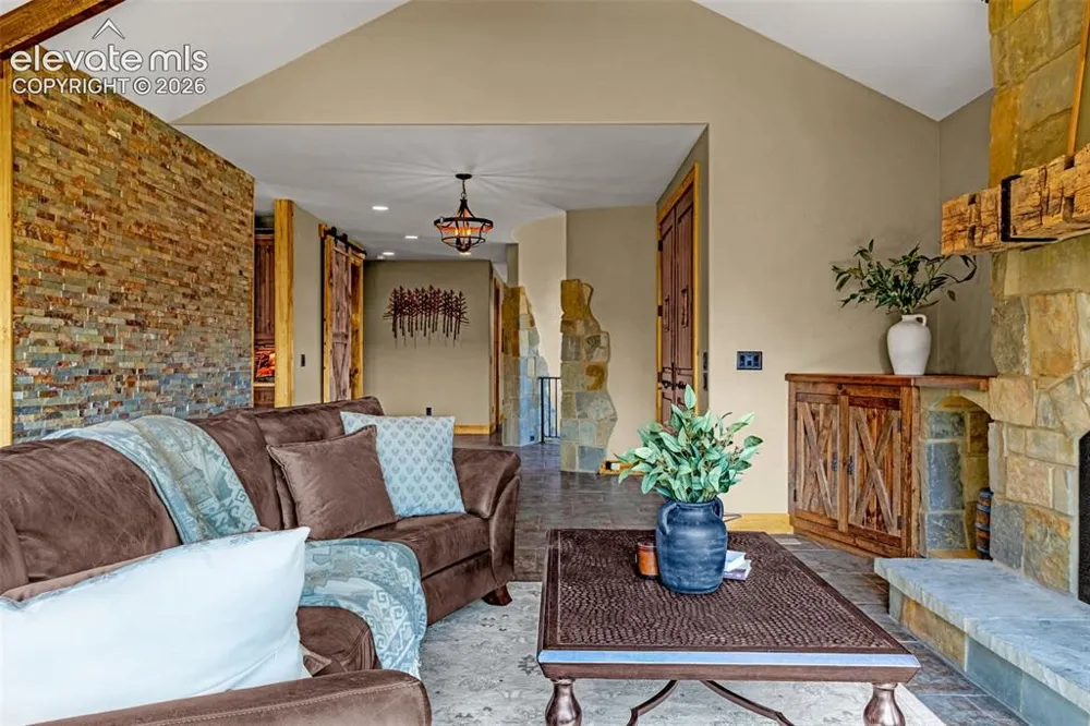 5596 Osage Way Larkspur, CO 80118
