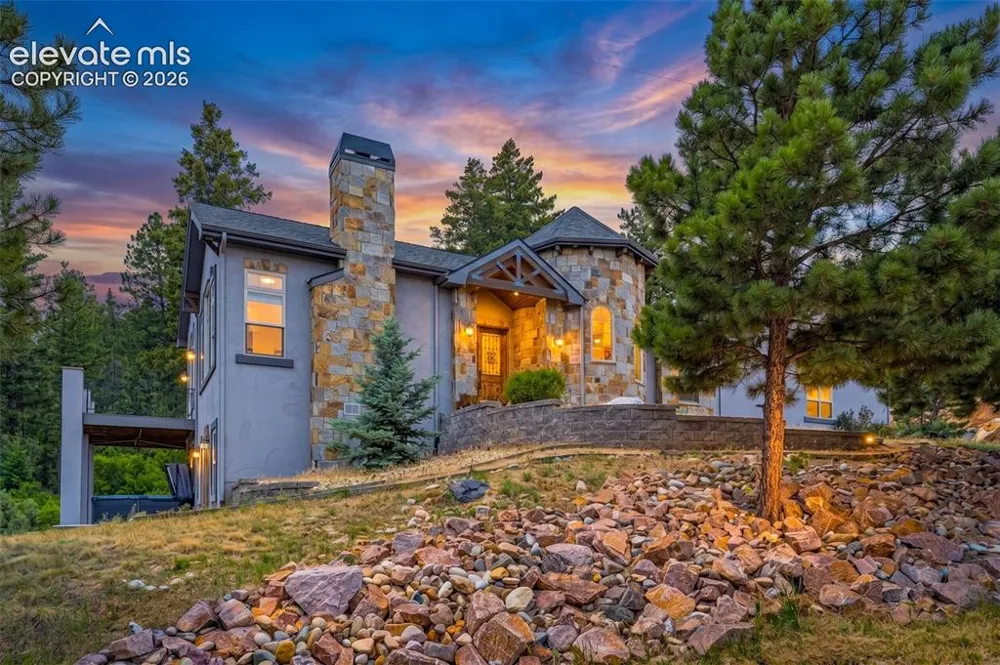 5596 Osage Way Larkspur, CO 80118