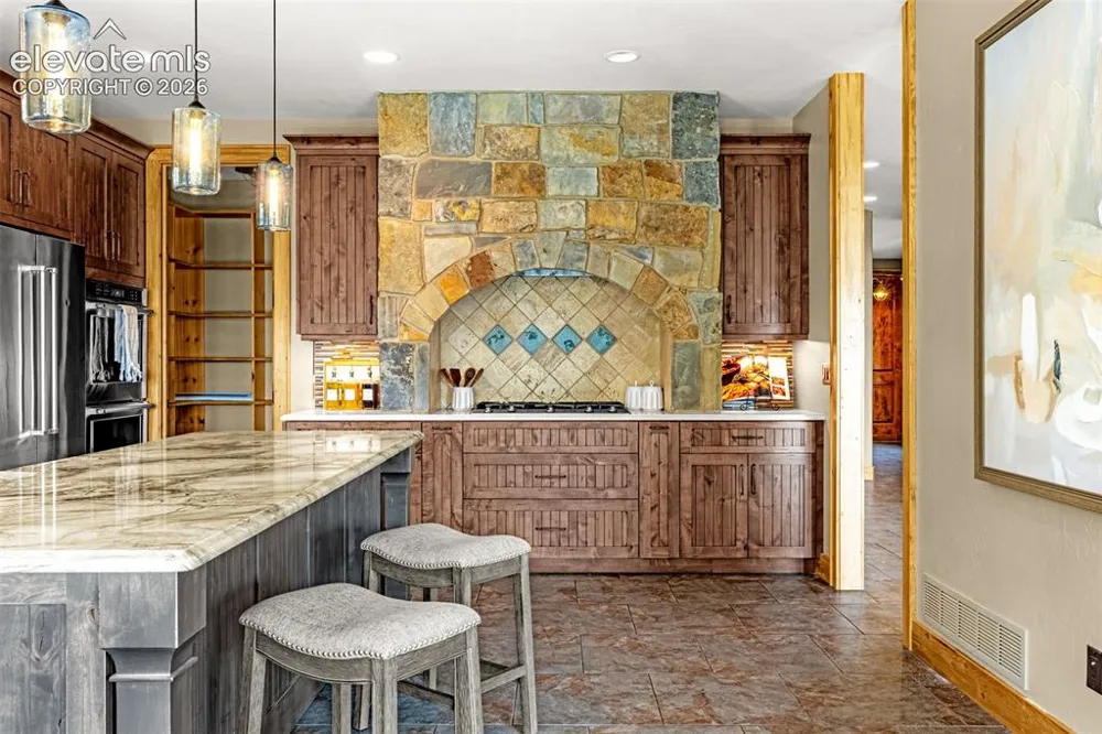 5596 Osage Way Larkspur, CO 80118