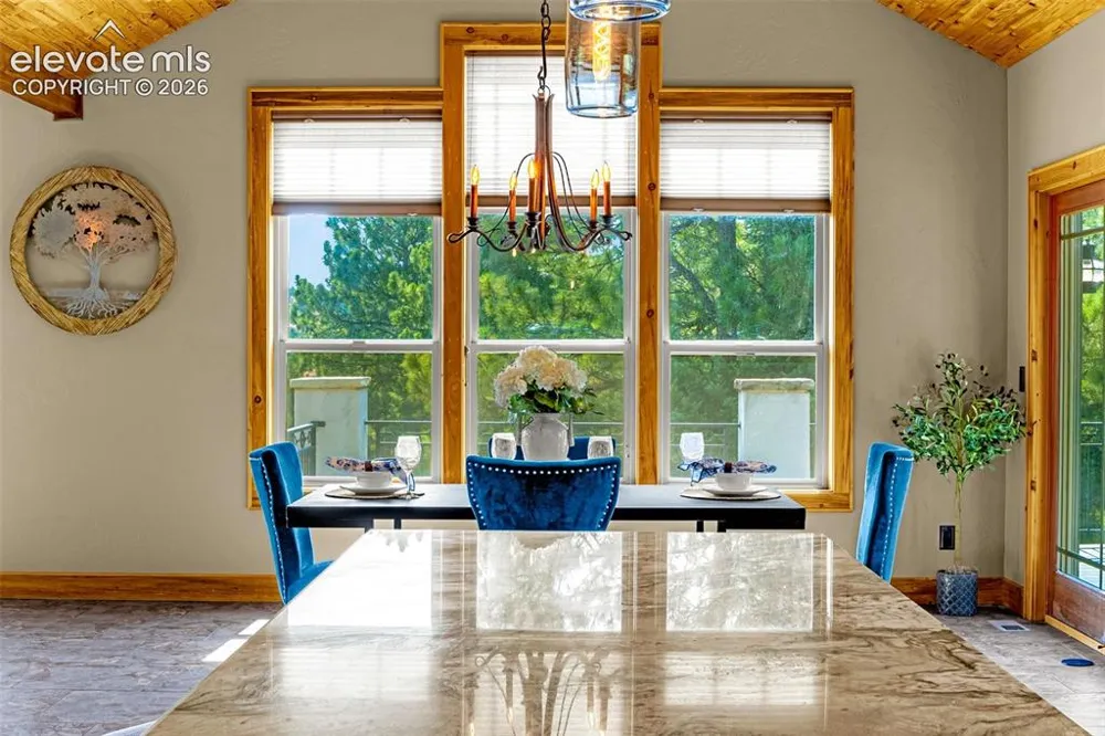 5596 Osage Way Larkspur, CO 80118
