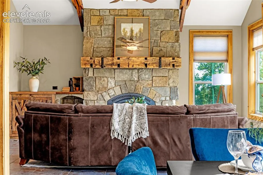5596 Osage Way Larkspur, CO 80118