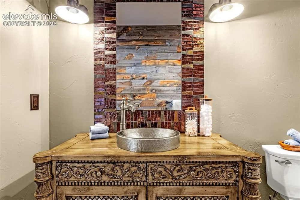 5596 Osage Way Larkspur, CO 80118