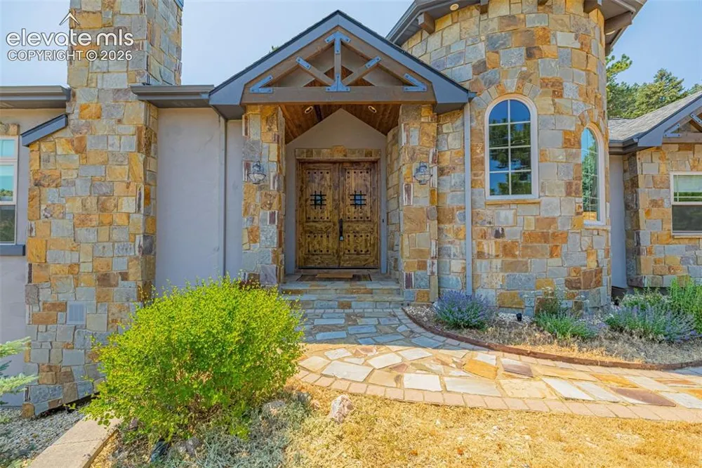 5596 Osage Way Larkspur, CO 80118