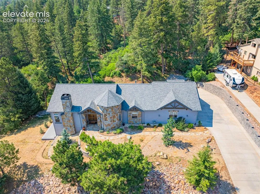 5596 Osage Way Larkspur, CO 80118