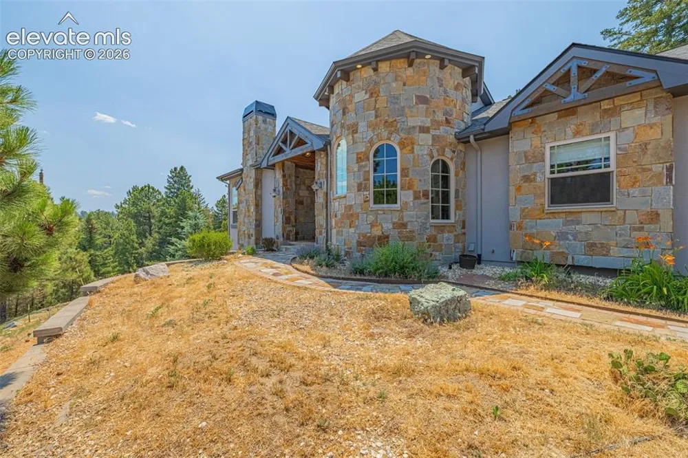 5596 Osage Way Larkspur, CO 80118