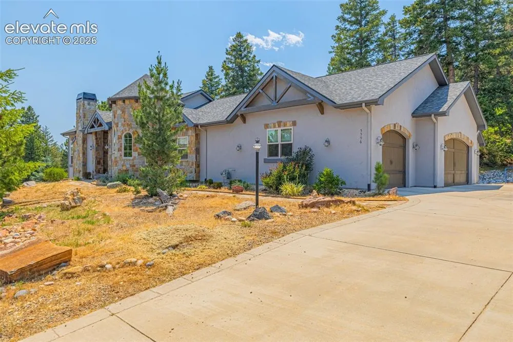 5596 Osage Way Larkspur, CO 80118