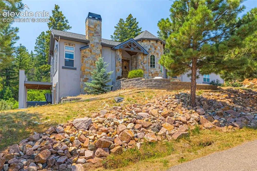 5596 Osage Way Larkspur, CO 80118
