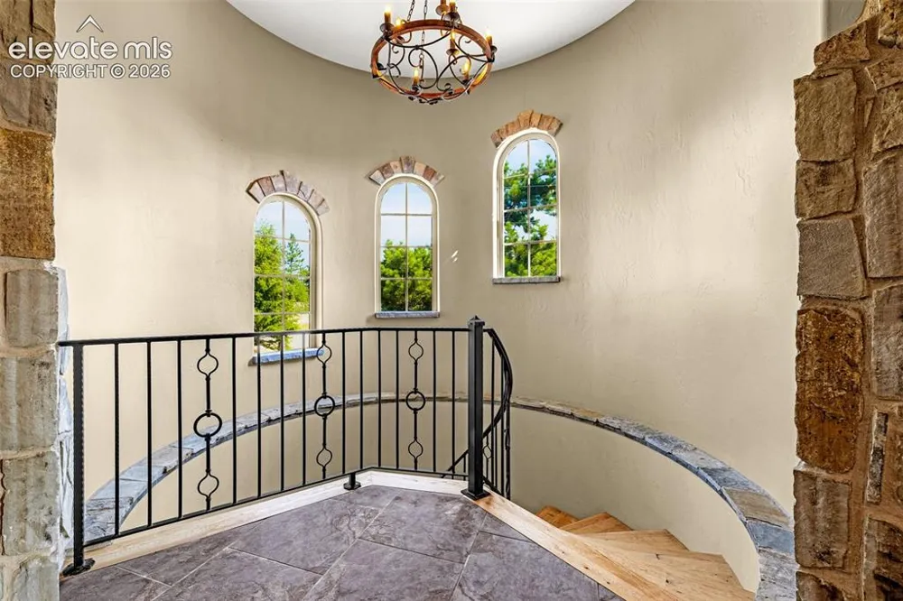 5596 Osage Way Larkspur, CO 80118