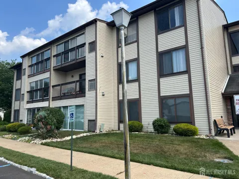 278 Crosse Drive #2H