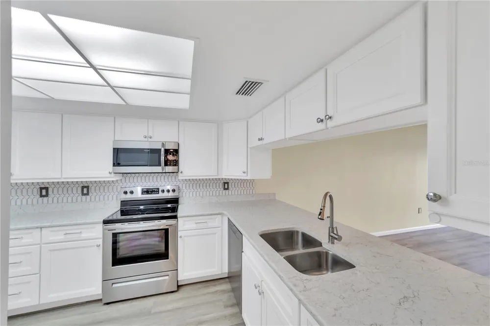515 LEFFINGWELL AVENUE #116 Ellenton, FL 34222