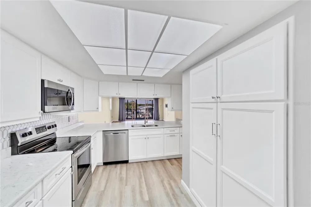 515 LEFFINGWELL AVENUE #116 Ellenton, FL 34222