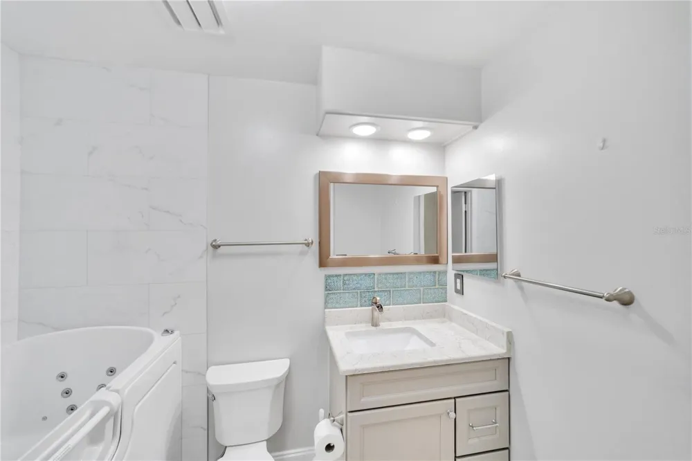 515 LEFFINGWELL AVENUE #116 Ellenton, FL 34222