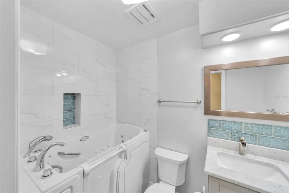515 LEFFINGWELL AVENUE #116 Ellenton, FL 34222