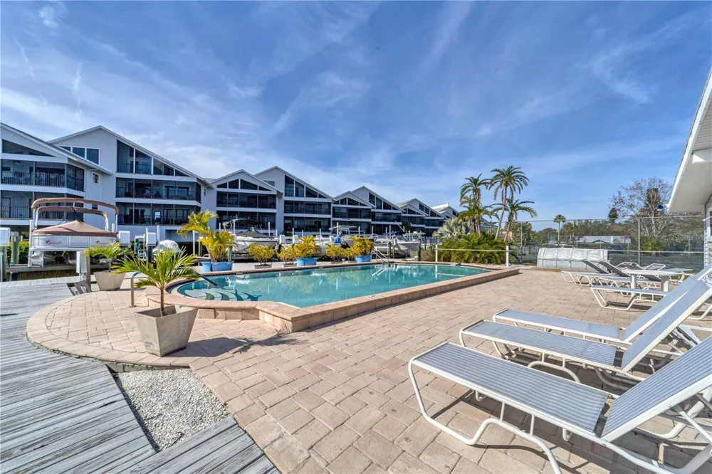 515 LEFFINGWELL AVENUE #116 Ellenton, FL 34222