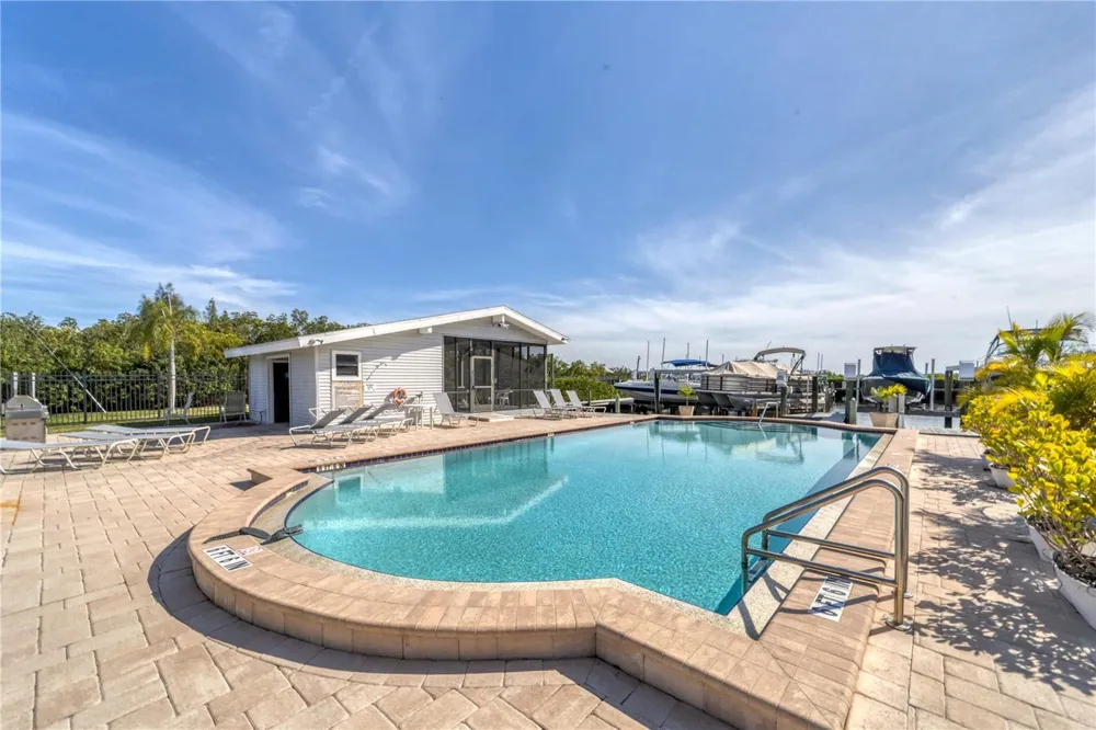 515 LEFFINGWELL AVENUE #116 Ellenton, FL 34222