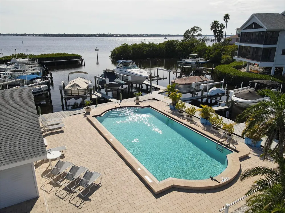 515 LEFFINGWELL AVENUE #116 Ellenton, FL 34222