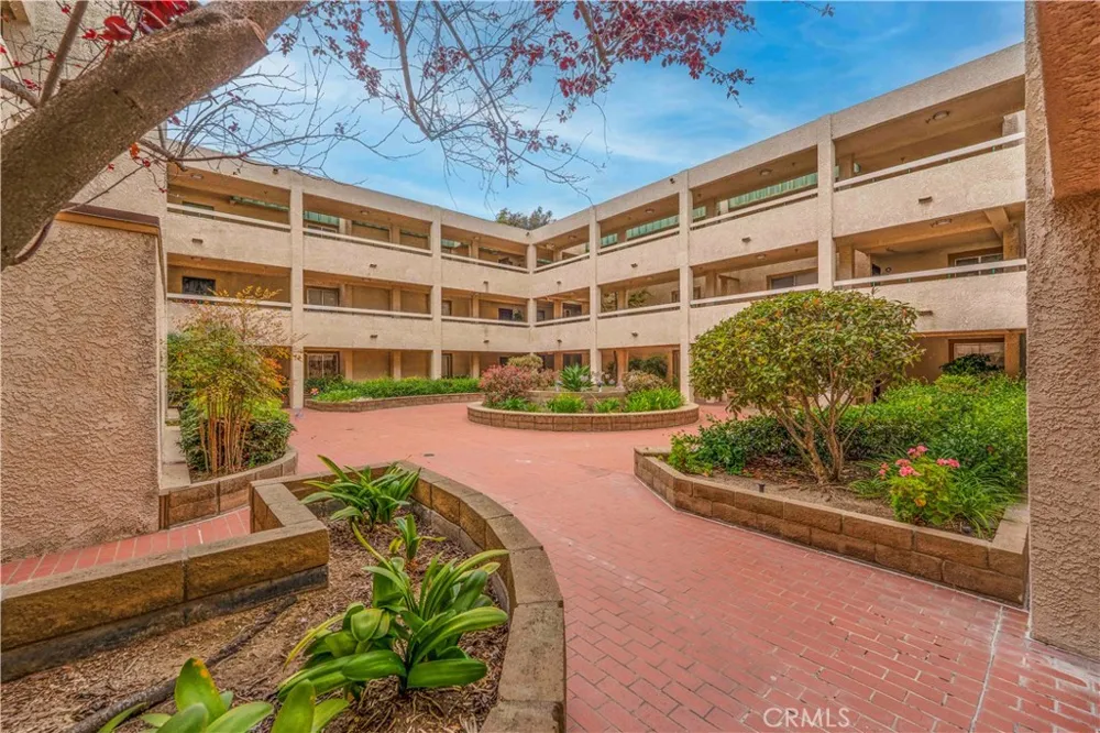 12121 Centralia Street Unit #206 Lakewood, CA 90715