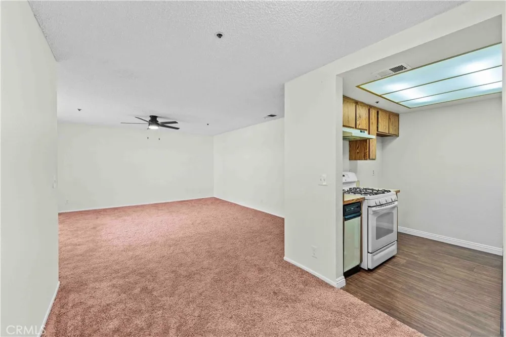 12121 Centralia Street Unit #206 Lakewood, CA 90715