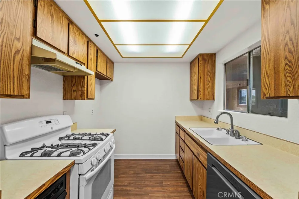 12121 Centralia Street Unit #206 Lakewood, CA 90715