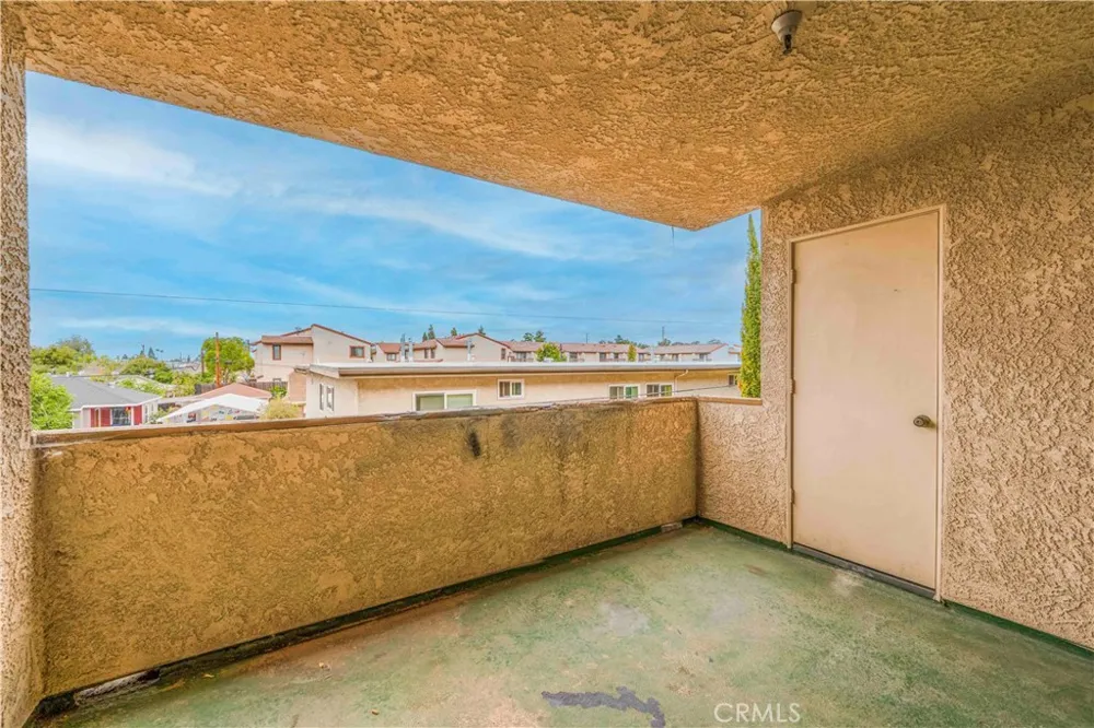 12121 Centralia Street Unit #206 Lakewood, CA 90715