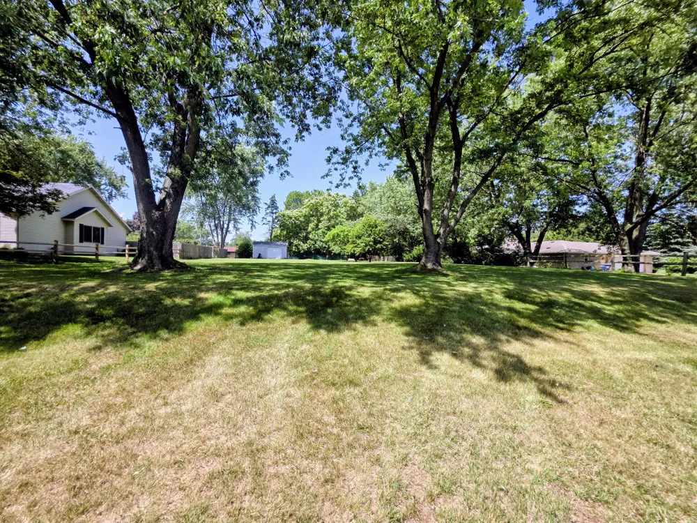 6421 Plainfield Avenue Kalamazoo, MI 49048