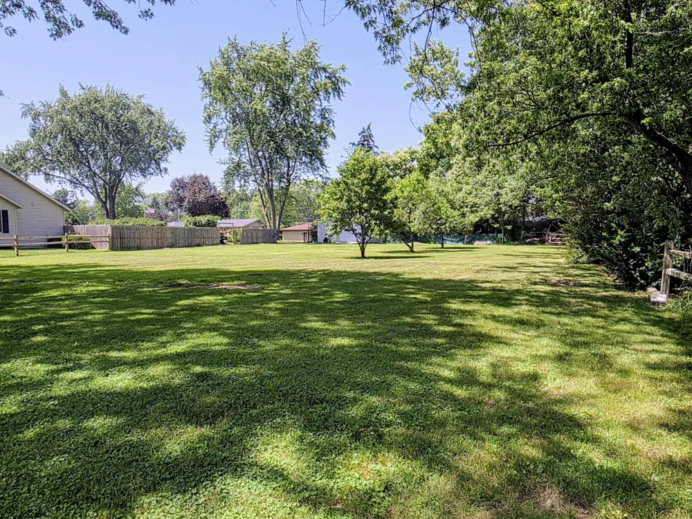 6421 Plainfield Avenue Kalamazoo, MI 49048