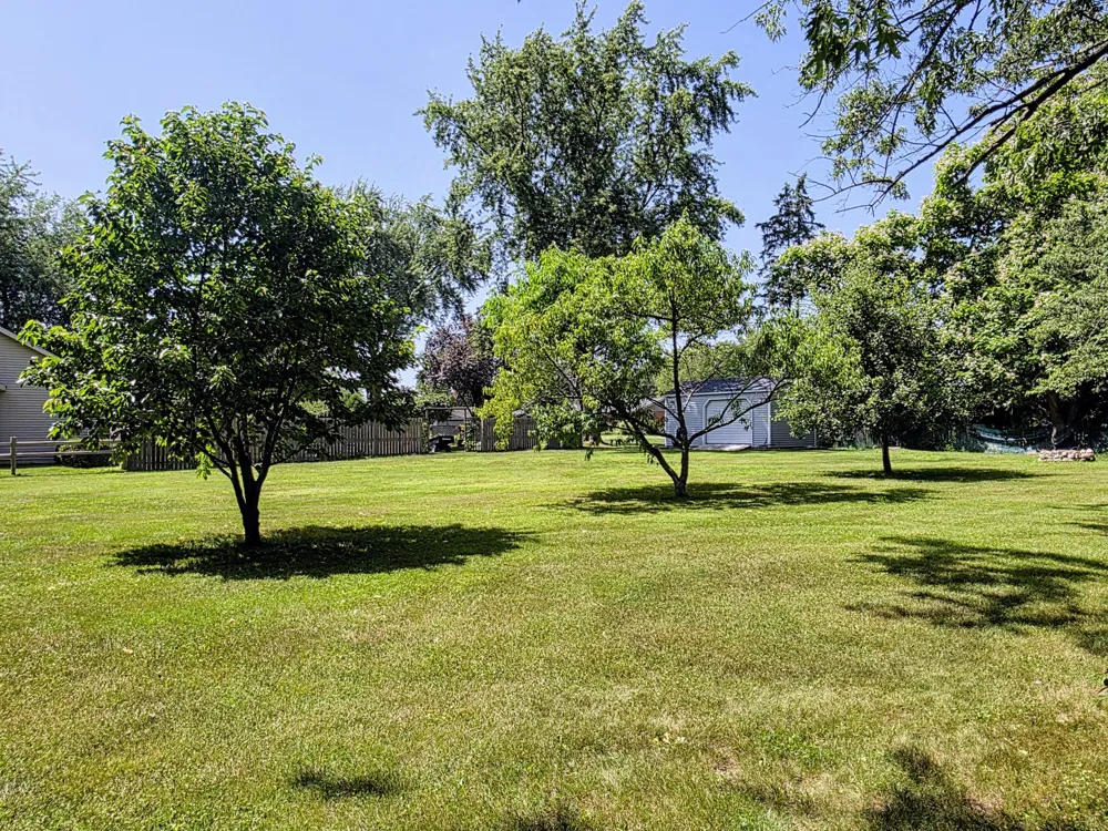 6421 Plainfield Avenue Kalamazoo, MI 49048