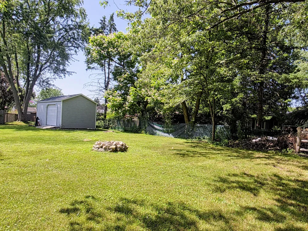 6421 Plainfield Avenue Kalamazoo, MI 49048