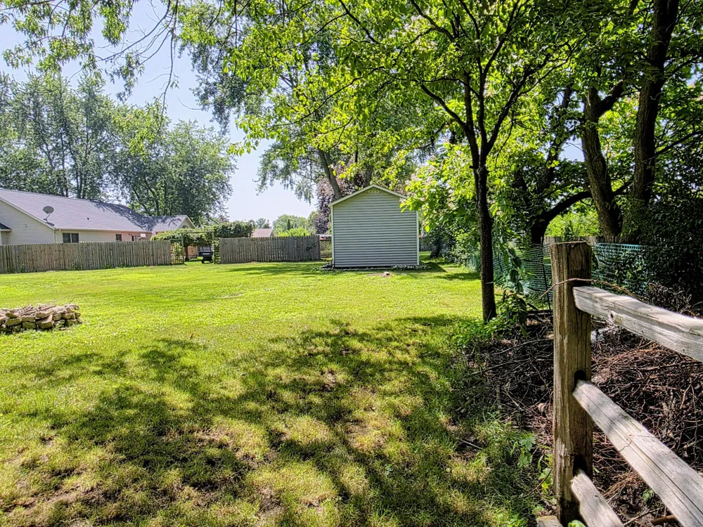 6421 Plainfield Avenue Kalamazoo, MI 49048