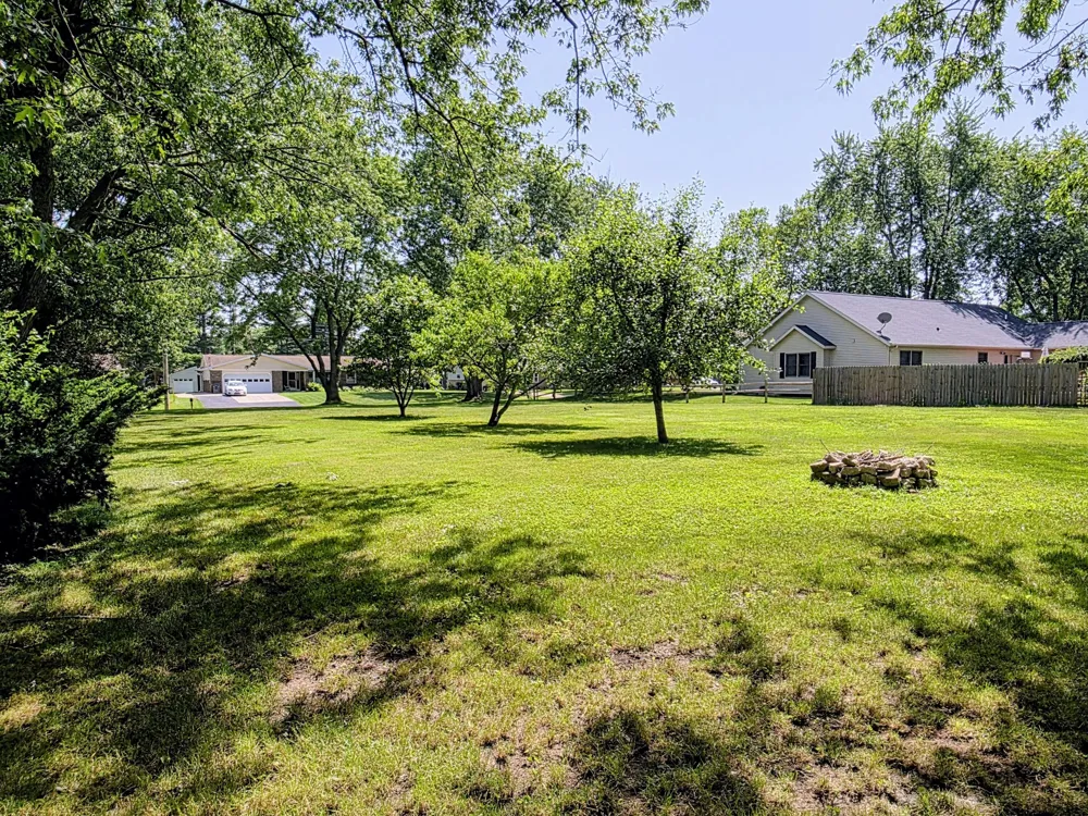6421 Plainfield Avenue Kalamazoo, MI 49048