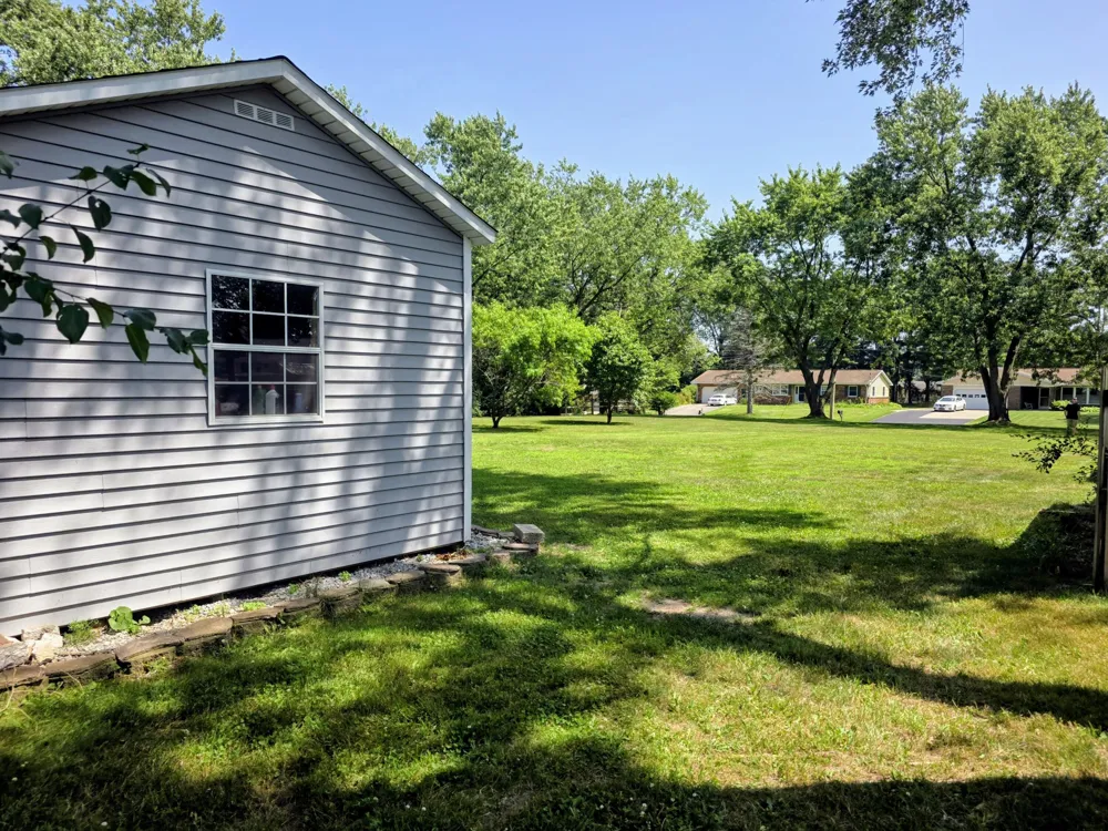 6421 Plainfield Avenue Kalamazoo, MI 49048