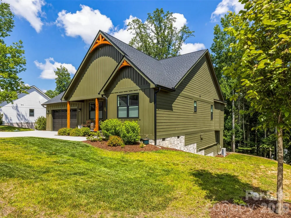 181 Byron Forest Drive Horse Shoe, NC 28742