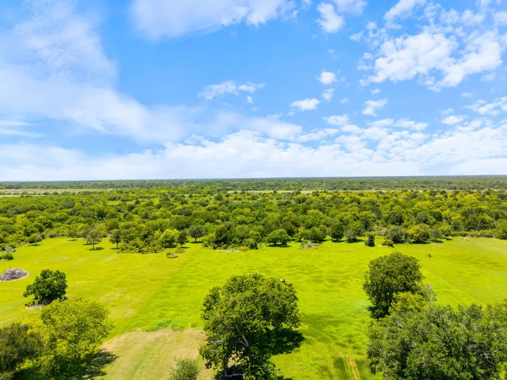 2007 Private Road 652 Sargent, TX 77414