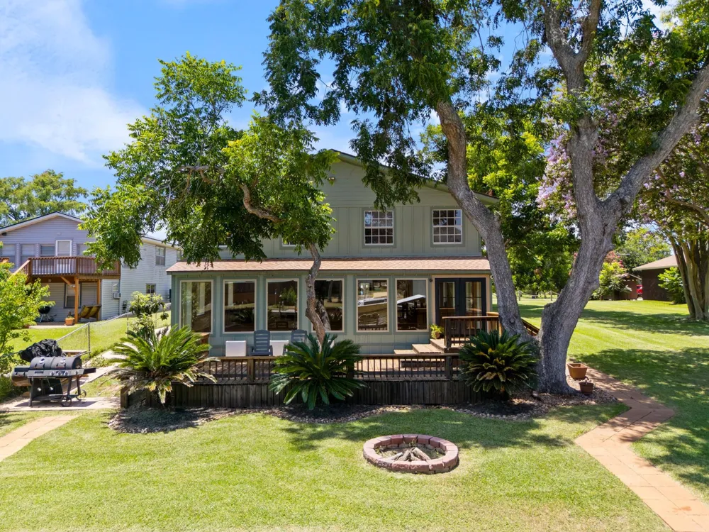 2007 Private Road 652 Sargent, TX 77414