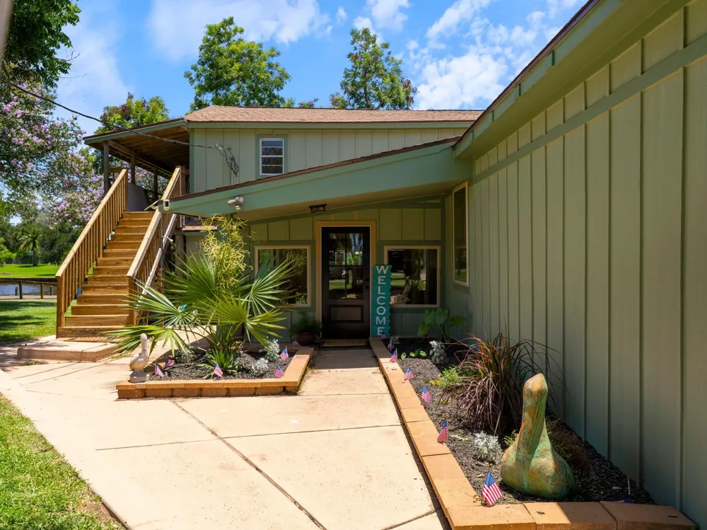 2007 Private Road 652 Sargent, TX 77414